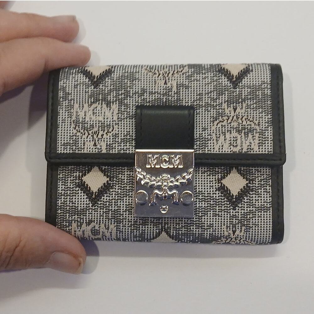 MCM - Black/White Women's Card/Cash Holder - NWOT - Picture 4 of 9